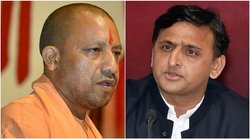 UP Election 2022: अखिलेश सरकार ने बांटे थे लैपटॉप, अब योगी सरकार देगी स्मार्टफोन, कितनी गेमचेंजर हैं ये योजनाएं