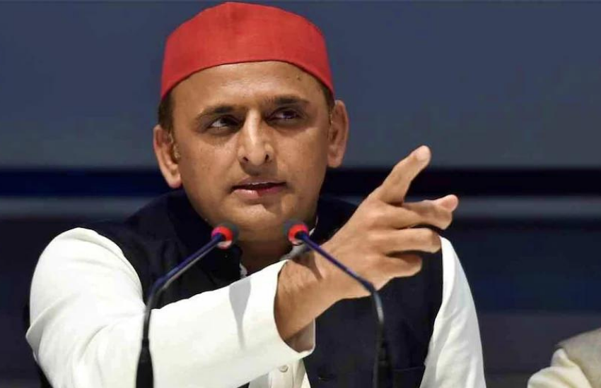 मुरादाबाद में 11 मार्च 2021 में अखिलेश एक प्रेस कांफ्रेंस कर रहे थे। पत्रकारों के सवालों से वह नाराज नजर आ रहे थे। पत्रकारों का आरोप था कि प्रेसवार्ता में एक पत्रकार को उन्होंने सवाल पूछने पर छोटा पत्रकार कह दिया था।
