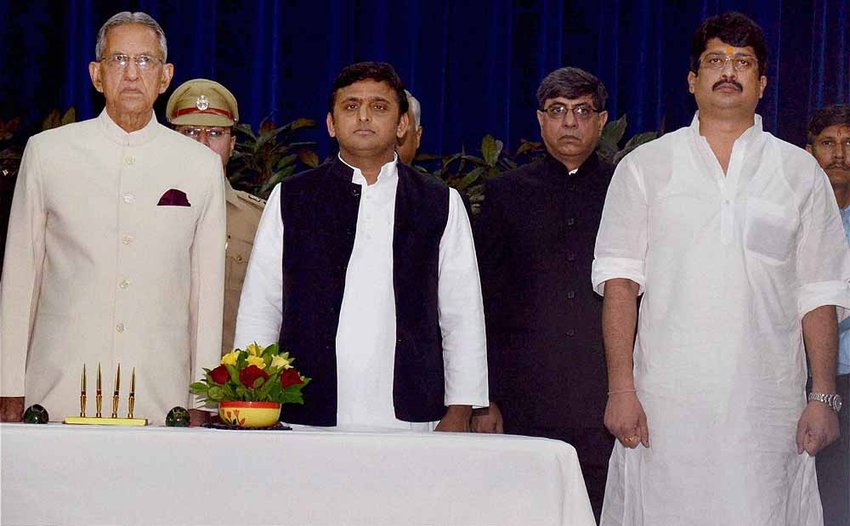 यही नहीं, राजा भैया ने खुलकर एक इंटरव्यू में कहा था कि वह अखिलेश यादव के साथ हैं, थे और रहेंगे। फिर अचानक से ये मोह भंग होने की वजह क्या रही थी। इसे भी पढ़ें- राजा भैया की वादा खिलाफी पर मायावती ने जब अखिलेश यादव की चुटकी लेते हुए कहा था- कुंडा का गुंडा मेरी सरकार में लाइन पर आ गया था