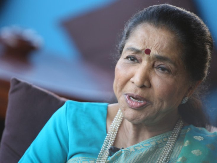 इस शादी में दोनों ने आपसी सहमति से कोई भी संतान ना पैदा करने का फैसला लिया जिस पर वह हमेशा कायम रहा। १९९४ में आरडी बर्मन का निधन हो गया।