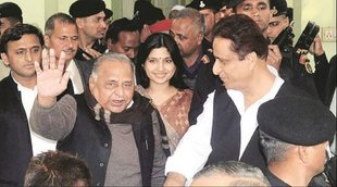 Mulayam Singh Yadav, Dimple Yadav, Akhilesh Yadav
