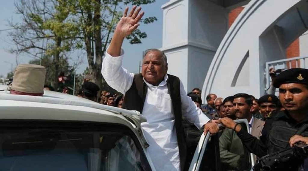 Mulayam Singh Yadav, Akhilesh Yadav