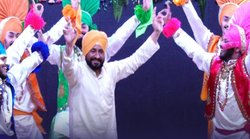 पंजाब के नए सीएम चरणजीत सिंह चन्नी का भांगड़ा करते हुए सोशल मीडिया पर वायरल हुआ वीडियो
