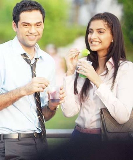 एक इंटरव्यू में अभय ने बताया था कि उनको आयशा करने का आज तक पछतावा है। उन्होंने जो सोच कर ये फिल्म साइन की थी वैसा उसमें कुछ नहीं निकला। उन्हें शूटिंग के दौरान ही अहसास हो गया था कि उनसे गलती हो गई है ये फिल्म कर के।