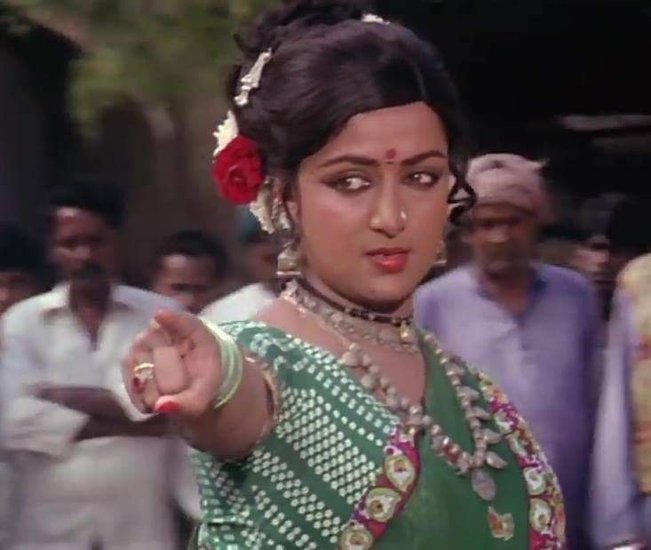 हेमा ने बताया था कि हालांकि उन्हें बतौर पत्नी एक बात का हमेशा अफसाेस रहा है कि उन्हें अपने पति धर्मेंद्र के साथ ज्यादा वक्त गुजारने को नहीं मिला है। इस भी पढ़ें- हेमा मालिनी की ऑटोबॉयोग्राफी में जब पीएम मोदी ने लिखी मन की बात, ड्रीमगर्ल भी रह गई थीं हैरान