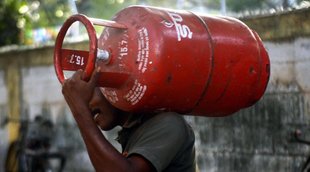 How to book gas Cylinder, how to cashback on Cylinder, paytm offers