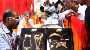 Gold Ornaments, Gold Loan, National News