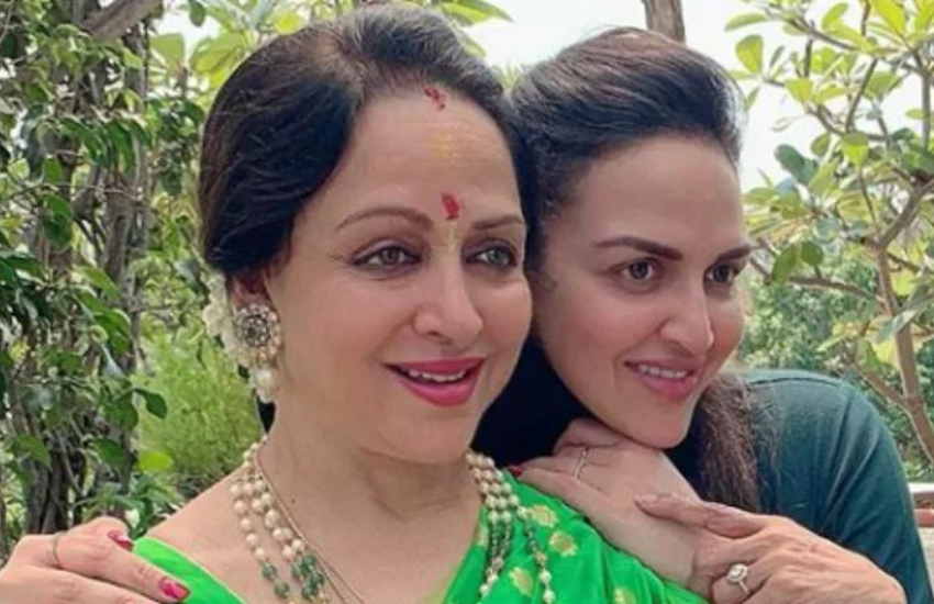 हेमा ने बताया कि वह धर्मेंद्र से प्यार करती है और जिससे प्यार किया जाता है उसे आप कभी मजबूर या बेचारा नहीं देखना चाहते। इसलिए वह कभी उन्हें किसी बात के लिए दबाव नहीं दीं।
