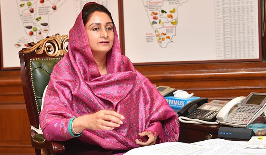 हेमा मालिनी के बाद सबसे ज्यादा संपत्ति हैं अकाली दल की हरसिमरत कौर हैं। हरसिमरत कौर के पास करीब 200 करोड़ रुपए की चल अचल संपत्ति है।