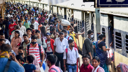 Indian Railways IRCTC: सब कुछ अनलॉक, पर ट्रेनें-यात्री सुविधाएं अब भी पूरी तरह ने नहीं अनलॉक, ज्यादा किराया वसूली भी जारी