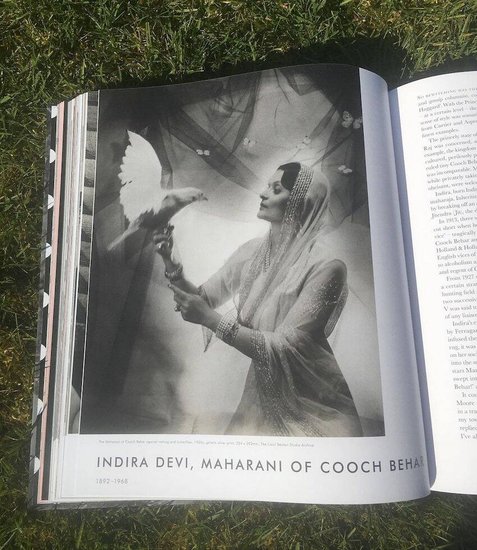 इंदिरा राजे ने 1911 में कूचबिहार के राजा जितेंद्र सिंह से शादी की थी। शादी के १० साल बाद ही वह विधवा हो गईं। तब उनकी उम्र मात्र 31 साल थी।