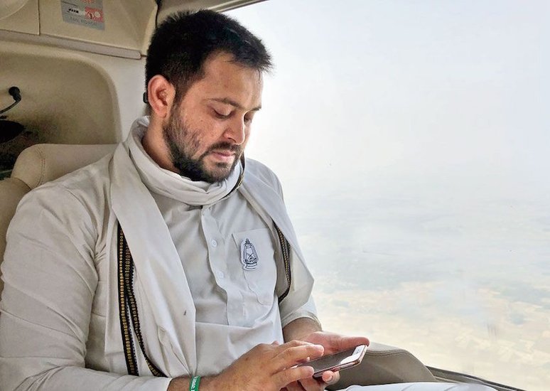 तेजस्वी यादव लालू प्रसाद यादव के छोटे बेटे हैं। वह बिहार के डिप्टी सीएम भी रह चुके हैं। राजनीति में आने से पहले तेजस्वी यादव भी क्रिकेटर थे।