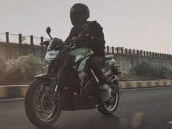 1 से डेढ़ लाख रुपये की रेंज उपलब्ध हैं ये इलेक्ट्रिक बाइक्स, जानें कितनी है ड्राइविंग रेंज