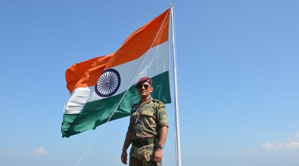 Lieutenant Colonel MS Dhoni The Dhoni Touch Book Story