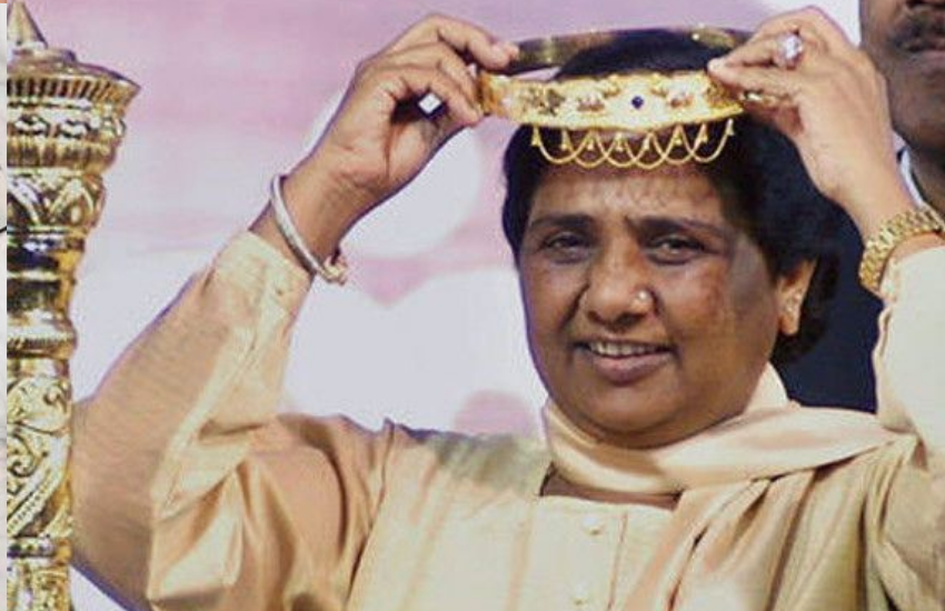 मायावती का जन्म दिन आर्थिक दिवस के रूप में मनाया जाता है। मायावती इस दिवस को मनाने की वजह भी बताई थी। मायावती का कहना था कि उनकी पार्टी में गरीब और पिछड़े वर्ग के लोग होते हैं और उनके छोटे-छोटे धन के सहयोग से ही पार्टी चलती है। उनके पार्टी को किसी बहुराष्ट्रीय कंपनी या उद्योगपति चंदा नहीं देते हैं। ऐसे में वह अपने जन्मदिन को आर्थिक दिवस के रूप में मनाकर पार्टी के लिए चंदा जमा करती हैं।