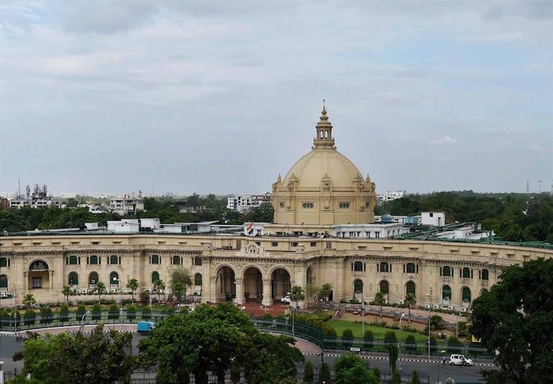 ऊपर दिये गए विधायकों की संपत्ति का ब्यौरा उनके द्वारा 2017 में यूपी विधानसभा चुनाव के दौरान दिये गए उनके हलफनामे से लिया गया है। (यह भी पढ़ें: राजा भैया से मुख्तार अंसारी तक, जानिए किस वीआईपी नंबर की गाड़ियों से चलते हैं यूपी के ये 7 बाहुबली नेता )