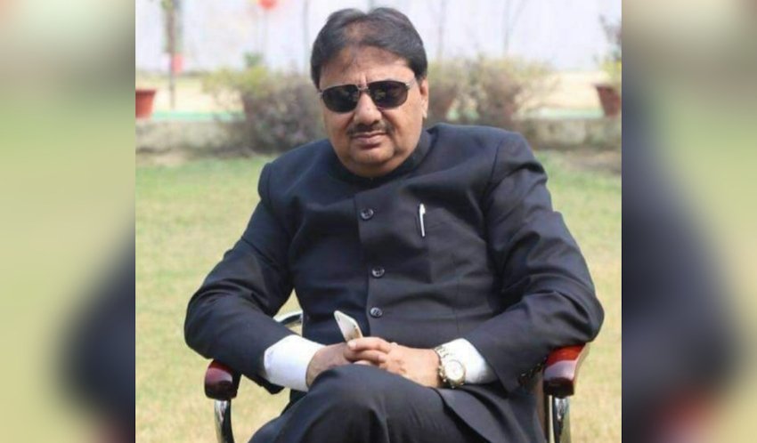 आजमगढ़ से शाह आलम उर्फ गुड्डू जमाली मुबारकपुर सीट से बीएसपी के एमएलए हैं। वह मौजूदा विधानसभा के सबसे अमीर मेंबर हैं। उनके पास कुल संपत्ति 118 करोड़ रुपए से भी ज्यादा की है।( यह भी पढ़ें: ‘मायावती को छूकर हाथ गंदे नहीं करना चाहता’, जब बसपा चीफ के लिए ऐसा कुछ बोल गए थे राजा भैया )