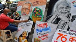 शानदार पहनावे के शौकीन पीएम मोदी, जानें कपड़ों पर कौन करता है खर्च