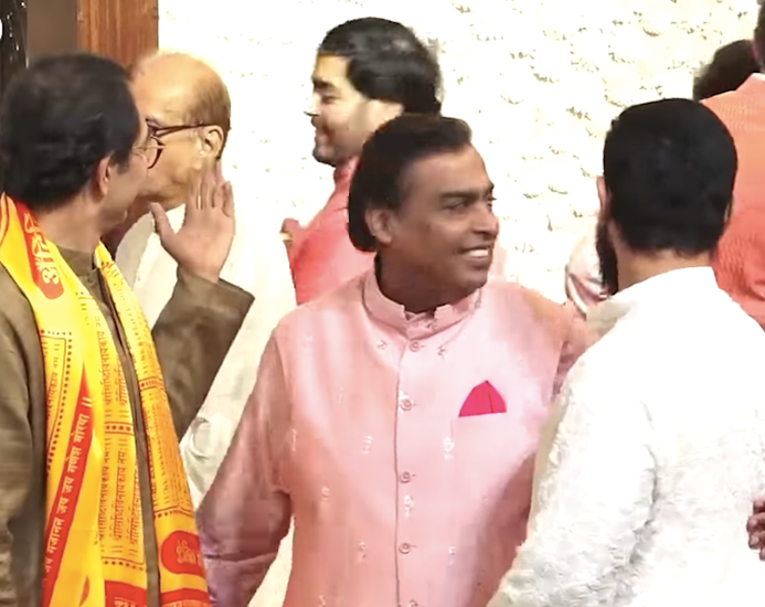 उद्धव ने देखा कि अनंत वहां से जा रहे हैं तो उन्होंने कई बार उन्हें बुलाया।