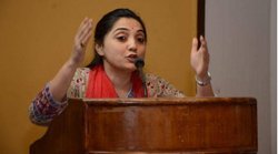 बोलिये गणपति बप्पा मोरिया- लाइव डिबेट में AIMIM नेता से कहने लगीं बीजेपी प्रवक्ता, मिला ज़वाब तो बोलीं- मैंने थूककर चाटा नहीं