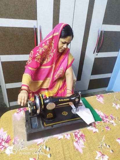 рд╕рдВрдЬреВ рджреЗрд╡реА рдЕрдВрдмреЗрдбрдХрд░рдирдЧрд░ рдХреА рдЯрд╛рдВрдбрд╛ рд╕реАрдЯ рд╕реЗ рдмреАрдЬреЗрдкреА рдХреА рдПрдордПрд▓рдП рд╣реИрдВред рд╡рд╣ рд╣рд┐рдиреНрджреВ рдпреБрд╡рд╛ рд╡рд╛рд╣рд┐рдиреА рдХреЗ рдиреЗрддрд╛ рд░рд╛рдордмрд╛рдмреВ рдЧреБрдкреНрддрд╛ рдХреА рд╡рд┐рдзрд╡рд╛ рд╣реИрдВред рд░рд╛рдордмрд╛рдмреВ рдЧреБрдкреНрддрд╛ рдХреА рд╕рд╛рд▓ 2013 рдореЗрдВ рд╕рд╛рдВрдкреНрд░рджрд╛рдпрд┐рдХ рд╣рд┐рдВрд╕рд╛ рдореЗрдВ рд╣рддреНрдпрд╛ рдХрд░ рджреА рдЧрдпреА рдереАред рдЗрд╕ рд╣рддреНрдпрд╛ рдореЗрдВ рд╕рдкрд╛ рд╡рд┐рдзрд╛рдпрдХ рдЕрдЬреАрдореБрд▓ рд╣рдХ рдЙрд░реНрдл рдкрд╣рд▓рд╡рд╛рди рд╕рдореЗрдд рдЪрд╛рд░ рд▓реЛрдЧреЛрдВ рдХрд╛ рдирд╛рдо рдЖрдпрд╛ рдерд╛ред