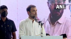 सावरकर को पढ़ने वालों की नजर में नक्शे से ज़्यादा कुछ नहीं है भारत- राहुल गांधी का नरेंद्र मोदी पर हमला
