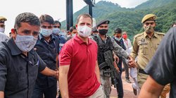 कांग्रेस सत्ता में थी तब मंदिर क्यों नहीं जाते थे राहुल गांधी – BJP प्रवक्ता ने पूछा, बोले – तब तो मंदिर जाने वाले छेड़ते थे लड़कियां