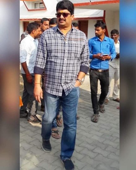 राजा भैया ने कहा था कि जिस तालाब में मगरमच्छ पालने की बात कही जाती है उसी तालाब में मेरे बच्चे स्वीमिंग सीखते हैं। 