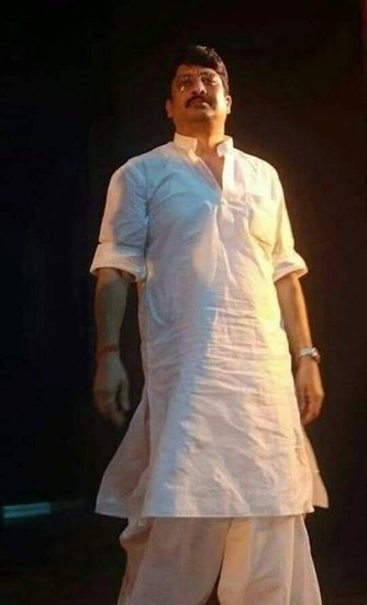 राजा भैया की छवि एक दबंग राजनेता की तरह बनी हुई है। हालांकि उनपर जितने भी आपराधिक मामले दर्ज हुए थे उन सबमें वह निर्दोष साबित हो चुके हैं। एक हिंसा का मामला अभी विचाराधीन है।