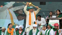 राकेश टिकैत पर AIMIM का पलटवार, आसिम वकार बोले- 2017 में भाजपा को जिता रहे थे, मुसलमानों के कंधे पर रख चलाते हैं बंदूक
