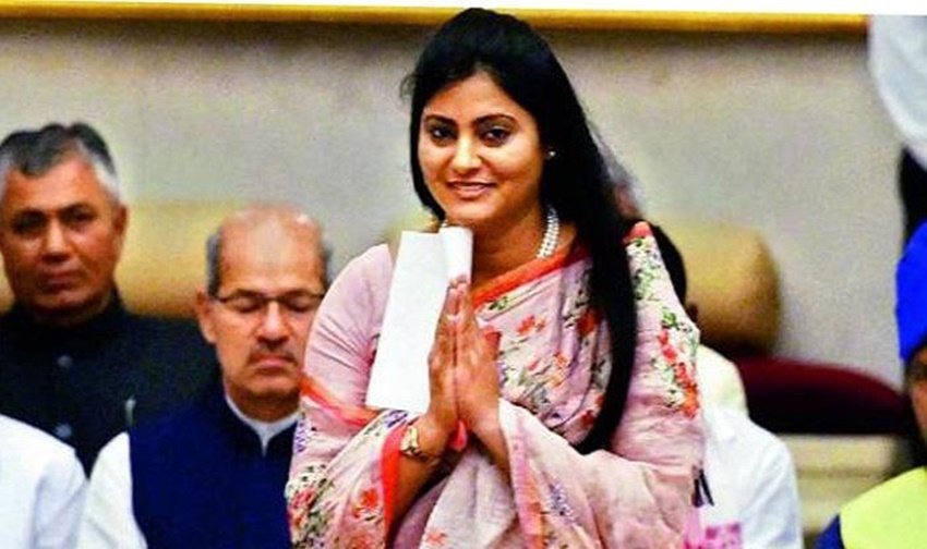 सोनेलाल पटेल अपना दल के संस्थापक थे। उन्होंने 1995 में इस पार्टी की स्थापना की थी। 2009 में उनका निधन हो गया। अब उनकी बेटी अनुप्रिया पटेल पिता की विरासत को आगे बढ़ाते हुए राजनीति में हैं। वह नरेंद्र मोदी सरकार में केंद्र में मंत्री भी हैं।