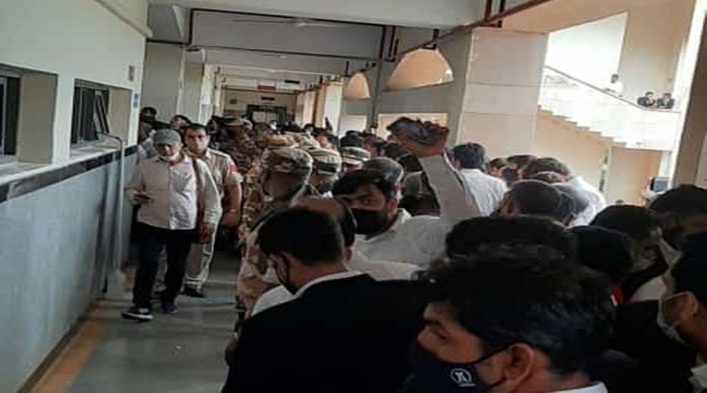 रोहिणी कोर्ट में गोलीबारी में गैंगस्टर गोगी की मौत। 