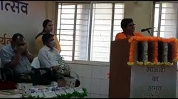 भोपाल से बीजेपी सांसद साध्वी प्रज्ञा बोलीं, हाई एंटीबायोटिक होता है गोमूत्र, इस्तेमाल से गायब हो जाती हैं संक्रमित बीमारियां