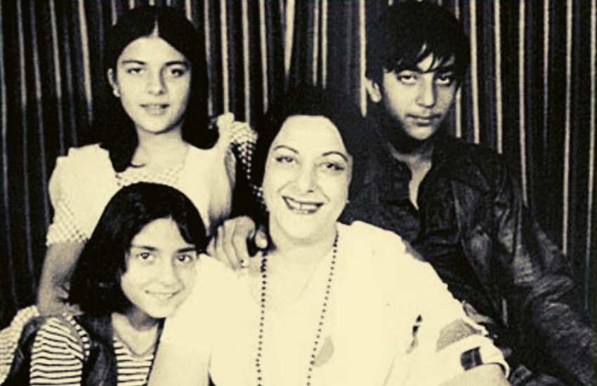बता दें कि, सुनील दत्त और नरगिस के रहते उनके सभी बच्चों में बेहद प्रेम था, लेकिन नरगिस के बाद सुनील दत्त की मौत के बाद से भाई-बहनों के बीच कई मामलों में मतभेद रहा था।