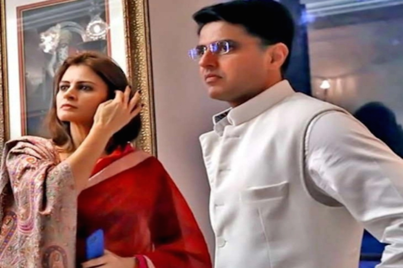उमर अब्दुल्ला की बहन सारा की शादी सचिन पायलट से हुई है। सचिन जहां बड़े राजनेता हैं वहीं उनकी पत्नी पॉलिटिक्स के बाहर  ही हैं। 