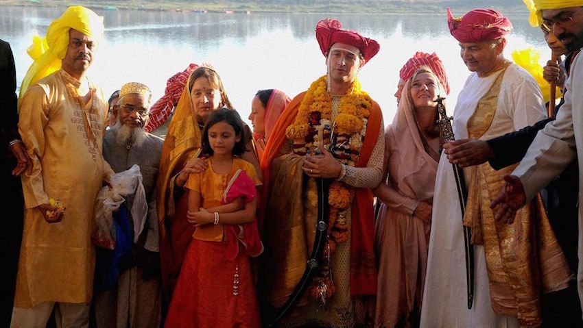 नायरिका की शादी होलकर राजघराने के युवराज यशवंत राव तृतीय से हुई है। शादी के साथ ही विजय कृष्णा इस शाही परिवार के समधी बन गए।