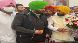 पंजाब: सीएम से मिलकर सुलझाएंगे झगड़ा, सिद्धू बोले- मुख्यमंत्री ने बातचीत के लिए मुझे बुलाया है…