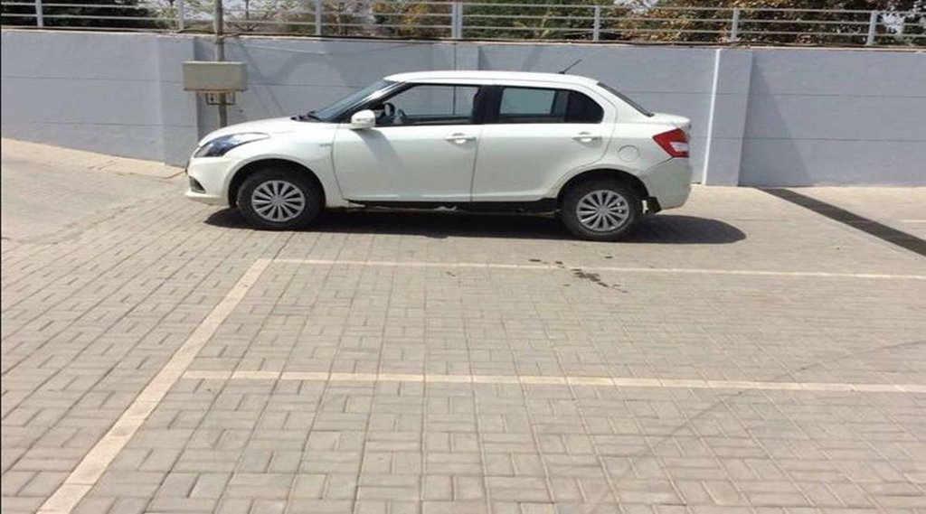 कंपनी 2015 मॉडल की Swift Dzire VXI सेल कर रही है। Photo: True Value