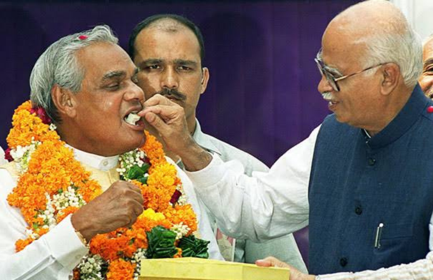 मायावती का कहना था कि वह कभी किसी की लॉबी में नहीं गईं, लेकिन अटल बिहारी और लाल कृष्ण आडवाणी की आपसी मतभेद उनसे छुपे नहीं थे।