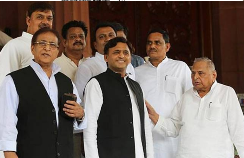 आजम खान के सवाल के बाद अखिलेश यादव कई और सवालों पर भी बेहद विचलित हो गए थे और उन्होंने सवाल पूछने वाले पत्रकार को कह दिया कि वे लोग बिके हुए पत्रकार हैं, सिर्फ उनसे ही क्यों पूछते हैं, भाजपा से क्यों नहीं पूछते।