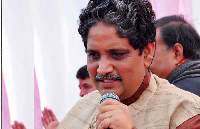 पेशे से वकील सुनील शर्मा बीजेपी की प्रदेश कार्यकारिणी के सदस्य भी रहे है, लेकिन 2012 के चुनाव में वह साहिबाबाद सीट हार गए थे और उनके कट्टर प्रतिद्वंदी अमरपाल शर्मा से 24 हजार वोटों से हराया था। इसे भी पढ़ें- मायावती ने राजा भैया का यूपी की जगह एमपी में कराया था कोर्ट ट्रायल, बसपा सुप्रीमो को था इस बात का डर