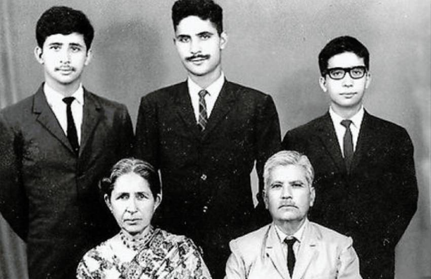 नसीर का कहना था कि भारतीय इस्लाम हमेशा दुनिया भरके इस्लाम से अलग रहा है और ख़ुदा वो वक्त न लाए कि वो इतना बदल जाए कि हम इसे पहचान भी न सकें। इसे भी पढ़ें- नसीरुद्दीन शाह के दादा को इनाम में मिली थी मेरठ की जागीर, अंग्रेजी हुकुमत का दिया था साथ