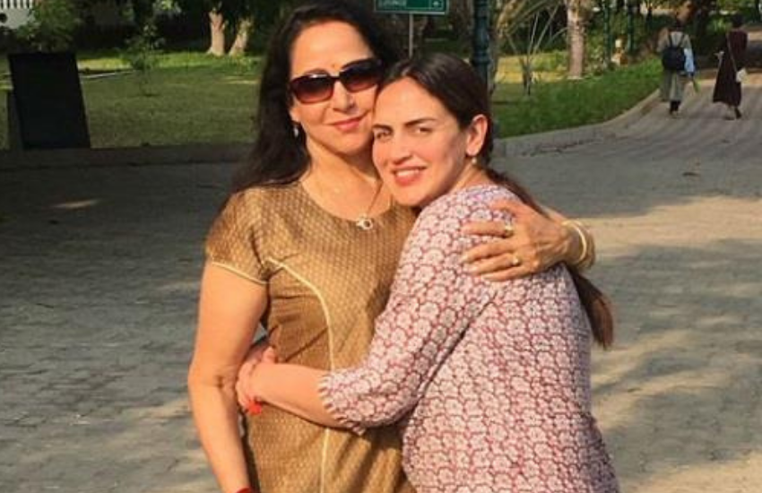 धर्मेंद्र (Dharmendra)और हेमा मालिनी (Hema Malini) की बेटी ईशा देओल (Esha Deol) स्कूली दिनों में फुटबॉल खेलेने के साथ बॉक्सिंग भी सीखती थीं और एक बार ईशा ने अपनी बॉक्सिंग का सही इस्तेमाल भी किया था। ईशा देओल ने सिमी ग्रेवाल के टॉक शो (Simi Grewal Talk Show) में बताया था कि भीड़ में गलत तरीके से एक लड़के ने उन्हे छुआ था और इससे उन्हें बेहद गुस्सा आ गया था। ईशा के इस कदम से हेमा ने उन्हें शाबाशी भी दी थी।