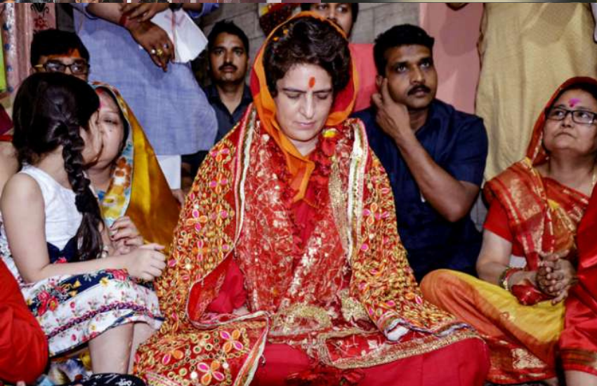 प्रियंका गांधी ने विंध्याचल पहुंचकर मां विंध्यवासिनी की पूजा की और ध्यान साधना भी की थी।