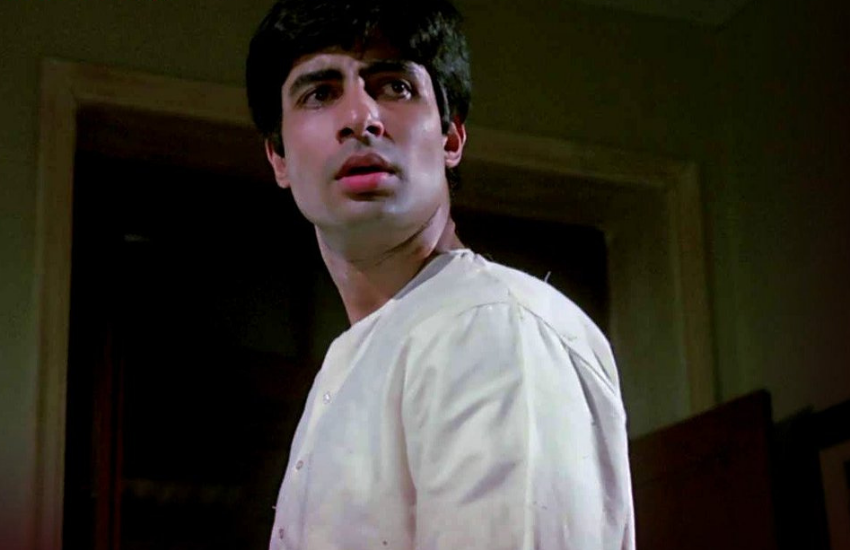 अमिताभ बच्चन की पहली फिल्म डायरेक्टर ख्वाजा अहमद अब्बास के साथ थी। अमिताभ ने कौन बनेगा करोड़पति में इस फिल्म की शुरुआत का किस्सा बताया था। अमिताभ ने बताया था कि पहले दिन जब वह ख्वाजा साहब के पास पहुंचे थे तो उन्हें देखकर डायरेक्टर अचंभित से लगे। अमिताभ ने बताया कि डायरेक्टर उन्हें देखने के बाद बैठने के लिए बोले और चले गए।