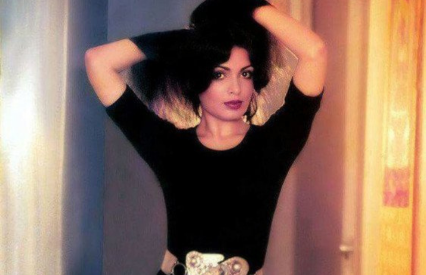 70 और 80 के दशक की बोल्ड एंड ब्यूटीफुल एक्ट्रेस परवीन बाबी (Parveen Babi) टाइम मैगजीन के कवर पर छपने वाली पहली इंडियन एक्ट्रेस थीं। परवीन के बिंदास लुक और नेचर के कारण उनकी तरफ तीन एक्टर्स का झुकाव सबसे ज्यादा था। इसमें डैनी, कबीर बेदी और फिर महेश भट्ट शामिल थे। खास बात ये थी कि परवीन का जब भी किसी से ब्रेकअप तो वह उससे अपनी दोस्ती नहीं तोड़ी थी। डैनी से ब्रेकअप के बाद परवीन को धक्का काफी लगा था, लेकिन वह अंत तक उनकी दोस्त बनी रहीं और इसका सबूत वह कुछ ऐसे देती थीं डैनी भी हैरान रह जाते थे।