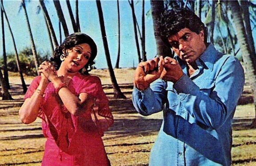 हेमा ने कहा था कि इस फिल्म में उनकी पूरी फैमेली ने एक बेहतर टाइम गुजारा था और धर्मेंद्र काे खुश करने के लिए ईशा कभी उनके बाल संवारती थी तो कभी टैटू बनवाती थी। अपनी बालियां देकर पापा के मन को बहलाने का प्रयास करती थी। Photos: Social Media