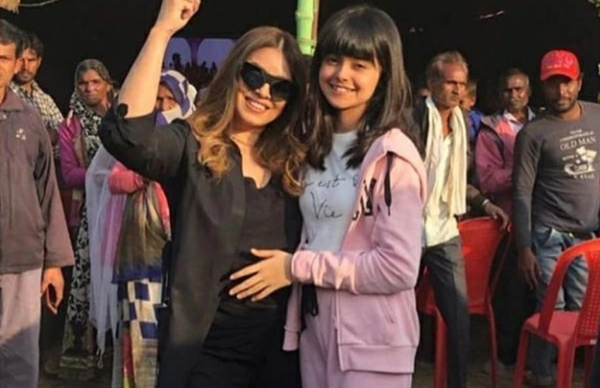 महिमा चौधरी ने बॉबी चौधरी से शादी की थी और दोनों की एक लड़की आर्यना है। बॉबी से अलग होने के बाद महिमा ने अपनी बेटी को अपना सरनेम दिया है। इसे भी पढ़ें- इन दो हिंदू बहनों ने चुना था मुस्लिम जीवनसाथी , पहली का हुआ तलाक तो दूसरी पर लगा दोस्त का पति छीनने का आरोप