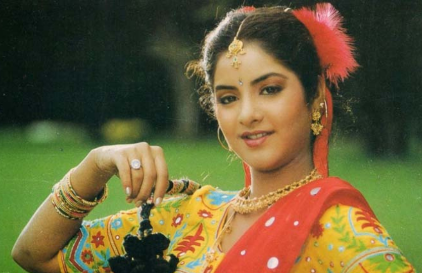 दिव्या की मौत जिस दिन बालकनी से गिरने के कारण हुई थी उस दिन रात के लगभग 10 बजे अमृता घर में आई फैशन डिजाइनर नीता लुल्ला और उनके पति साइकैट्रिस्ट डॉ. श्याम के लिए स्नैक्स बना रही थीं।