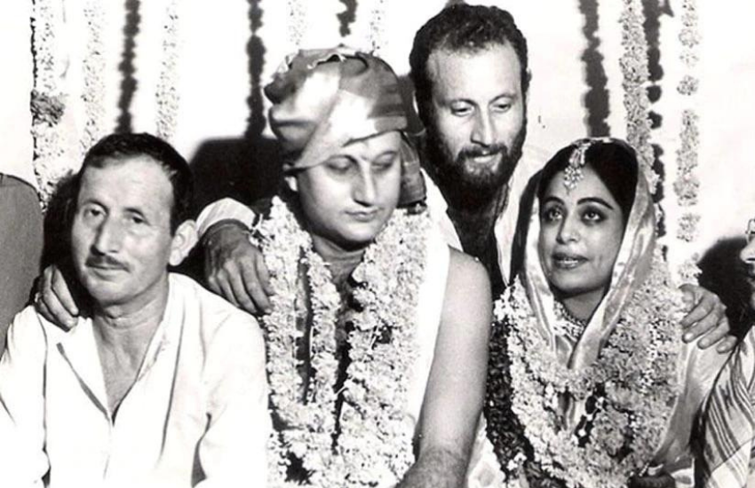 बॉलीवुड एक्ट्रेस किरण खेर की पहली शादी बिजनेसमैन गौतम बेरी से हुई थी और उनका एक बेटा भी हुआ। किरण का साल 1985 में तलाक हो गया और उन्होंने दूसरी शादी अभिनेता अनुपम खेर से की। अनुपम खेर ने किरण के बेटे को अपना नाम दिया है। Photos: Social Media